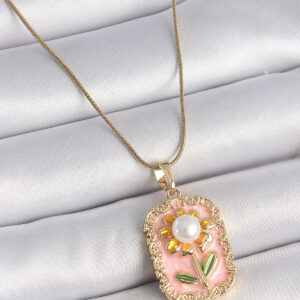 316L Çelik Gold Renk Zincir Pembe Mineli İncli Papatya Model Portre Model Kadın Kolye BKO10197