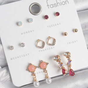 Pirinç Gold Renk Zirkon Taşlı Sallantı İnci Detay 7 Çift Kadın Küpe BKP10534