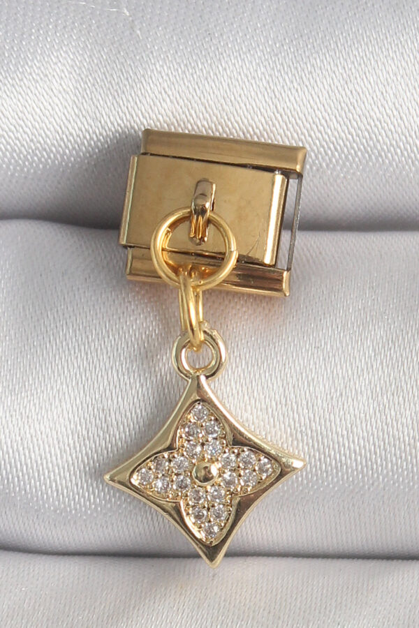 Kalbinle 316L Çelik Gold Renk Sallantı Zirkon Taşlı Çiçek İşlemeli Nomination Charm BC1355