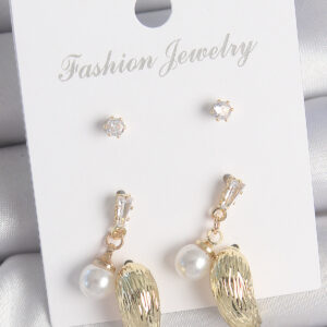 Pirinç Gold Renk Zirkon Taşlı İncili Sallantılı İşlemeli Damla Model 3 Çift Kadın Küpe Seti BKP10611