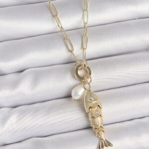 İnci Detaylı Zirkon Taşlı Balık Figürlü Gold Renk Pirinç Kolye BKO10214