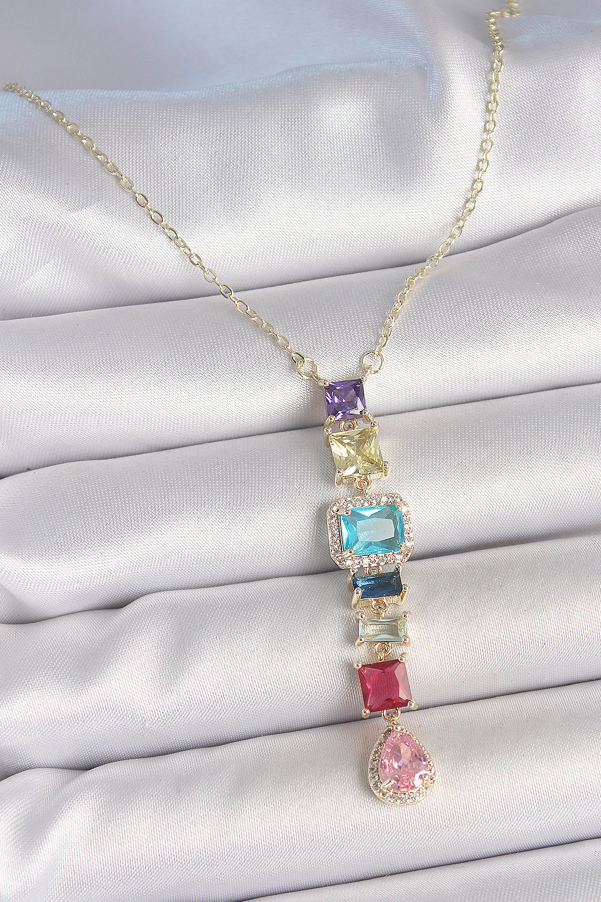 Gold Karışık Renk Zirkon Taşlı Y Pirinç Kolye BKO10225