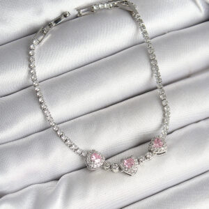 Pirinç Sıralı Pembe Kalp Figürlü Zirkon Taşlı Gümüş Renk Kadın Bileklik BB6982