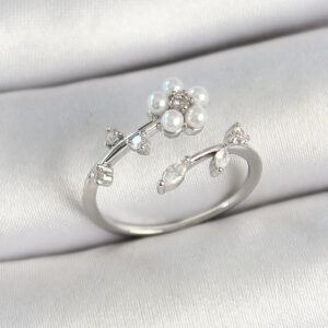 Pirinç İnci Detaylı Papatya Figürlü Zirkon Taşlı Gümüş Renk Ayarlanabilir Kadın Yüzük BYK3771