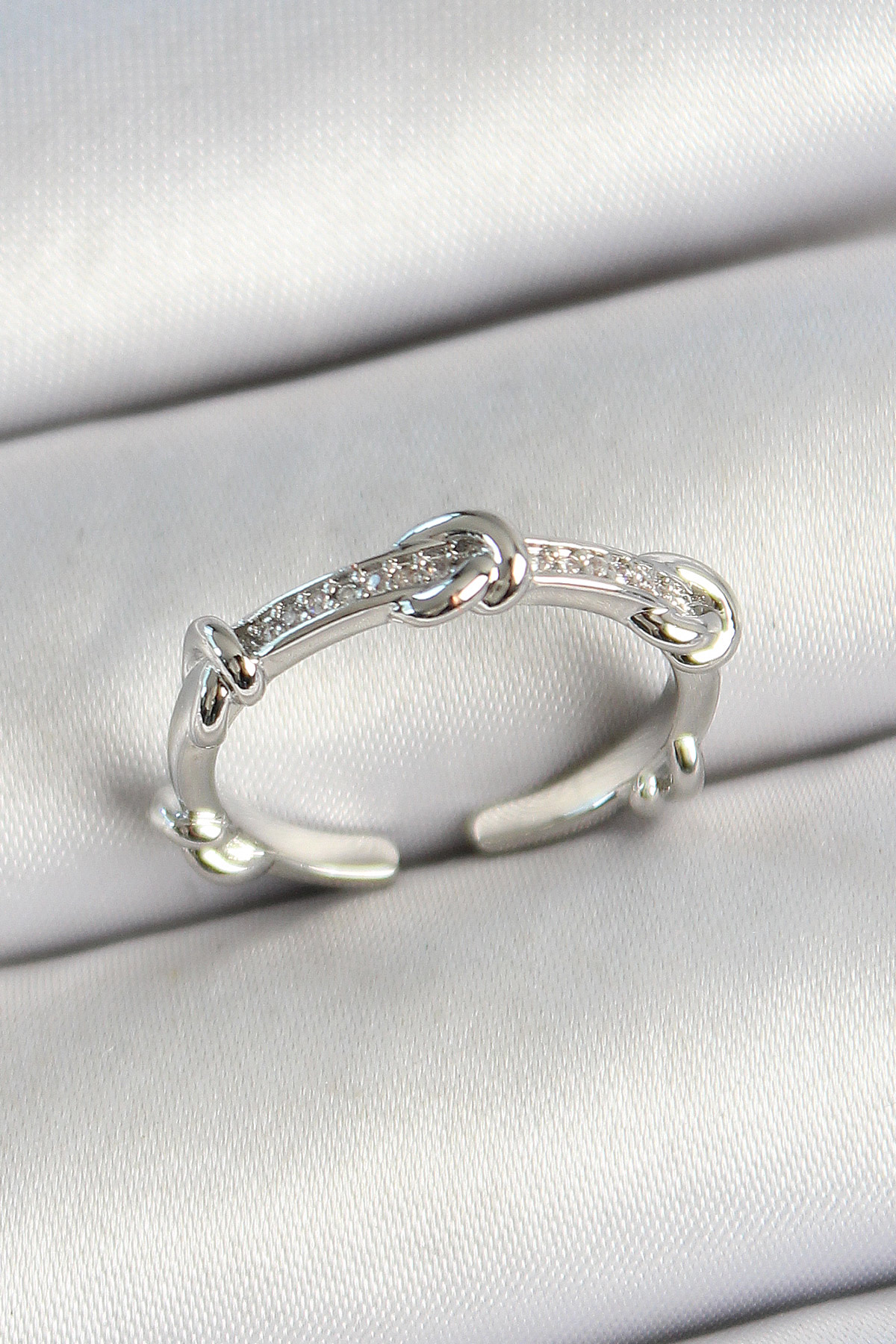 Pirinç Düğüm Figürlü Zirkon Taşlı Gümüş Renk Ayarlanabilir Kadın Yüzük BYK3777