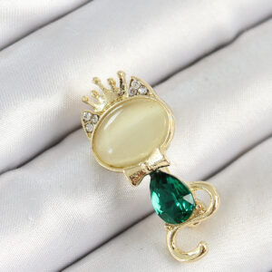 Yeşil Damla Zirkon Taşlı Kraliçe Taçlı Kedi Figürlü Gold Renk Kadın Broş BR450