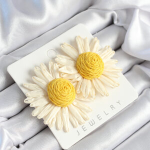 Papatya Model Beyaz Ve Sarı Renk Kadın Küpe BKP10635