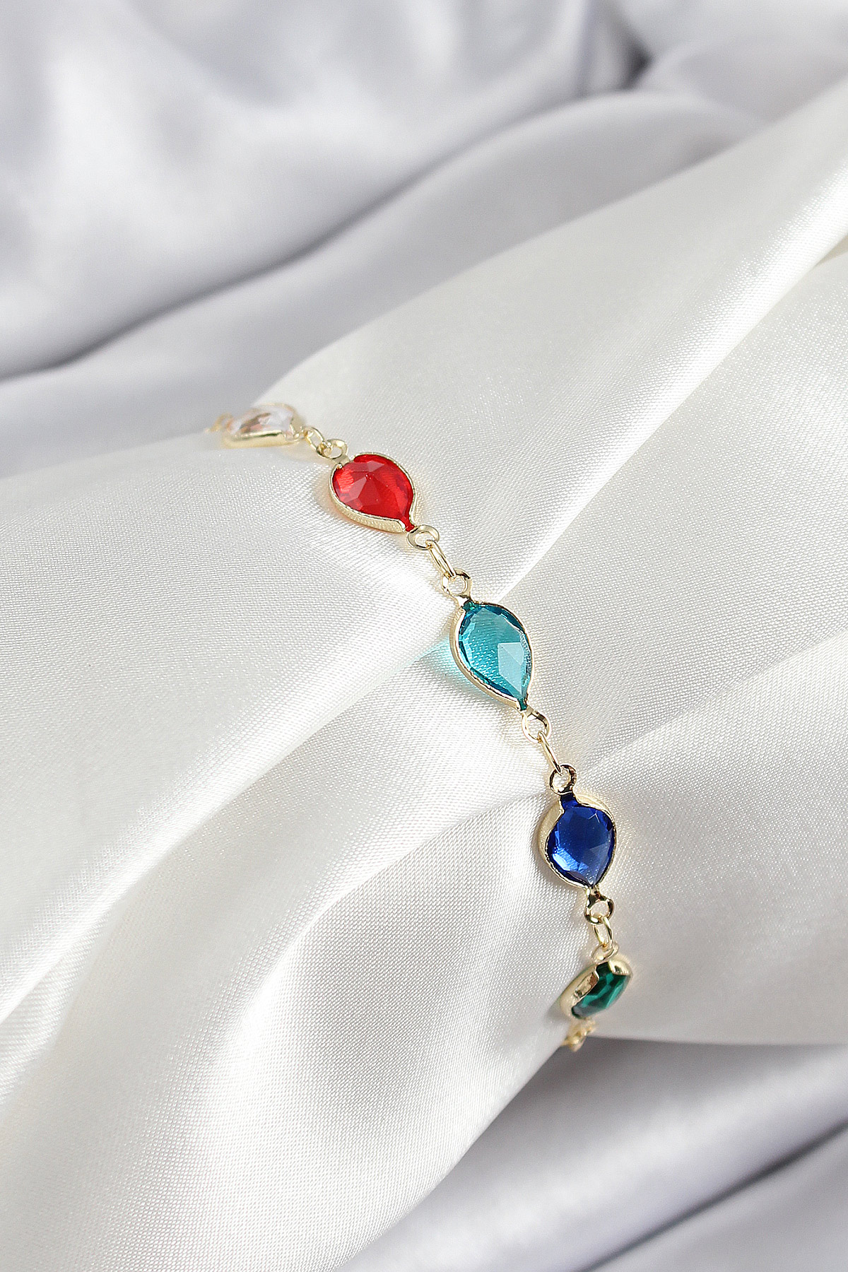 Pirinç Gold Renk Karışık Renk Damla Zirkon Taşlı Kadın Bileklik BB7048