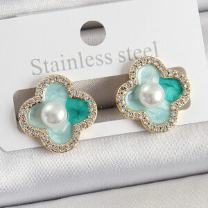 Pirinç Yeşil Mineli İnci Detaylı Zirkon Taşlı Sanatsal Portre Yonca Model Gold Renk Kadın Küpe BKP10681