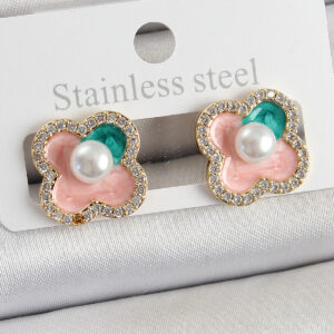 Pirinç Pembe Mineli İnci Detaylı Zirkon Taşlı Sanatsal Portre Yonca Model Gold Renk Kadın Küpe BKP10682