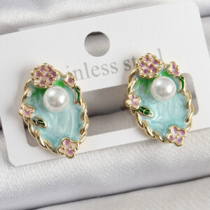 Pirinç Yeşil Mineli İnci Detaylı Sanatsal Portre Model Gold Renk Kadın Küpe BKP10691