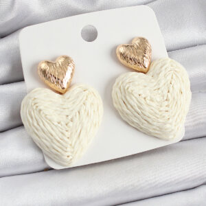 Krem Kalp Figürlü Hasır Örgü Model Gold Renk Kadın Küpe BKP10736