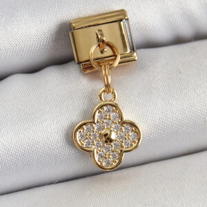 316L Çelik Sallantılı Zirkon Taşlı Yonca Model Gold Renk Nomination Charm BC1405