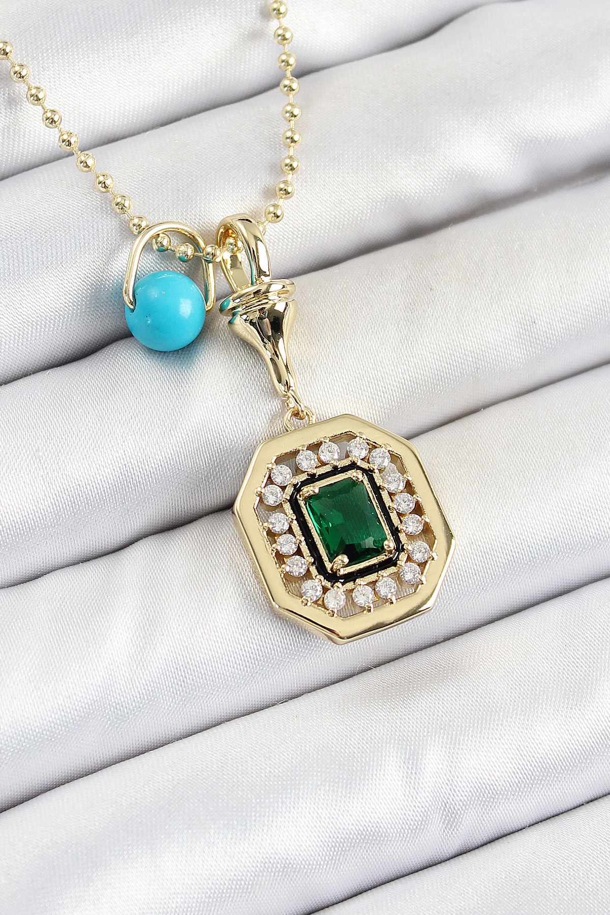 Gold Renk Pirinç Zirkon Taşlı Kadın Serenay Kolyesi BKO10304