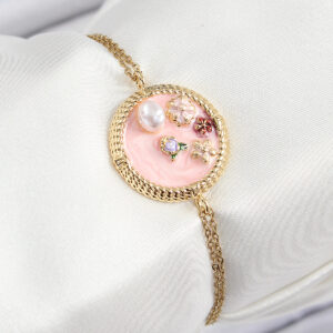 316L Çelik Zincir Pembe Mineli Sanatsal Portre İnci Detaylı Çiçek Model Gold Renk Kadın Bileklik BB7229