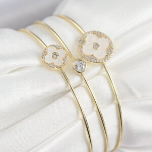 Pirinç Zirkon Taşlı Yonca Model Gold Renk Vip 3'lü Kadın Bileklik BB7336