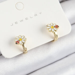 Pirinç Papatya Model Gold Renk Çocuk Küpe BKP10903