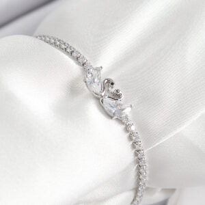 Pirinç Zirkon Taşlı Kuğu Model Gümüş Renk Asansörlü Kadın Bileklik BB7463