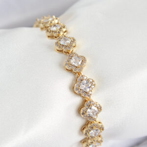 Pirinç Zirkon Taşlı Yonca Baget Model Gold Renk VIP Seri Kadın Bileklik BB7510