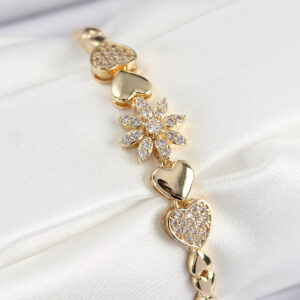Pirinç Zirkon Taşlı Kalp Detaylı Çiçek Model Gold Renk Kadın Bileklik BB7527