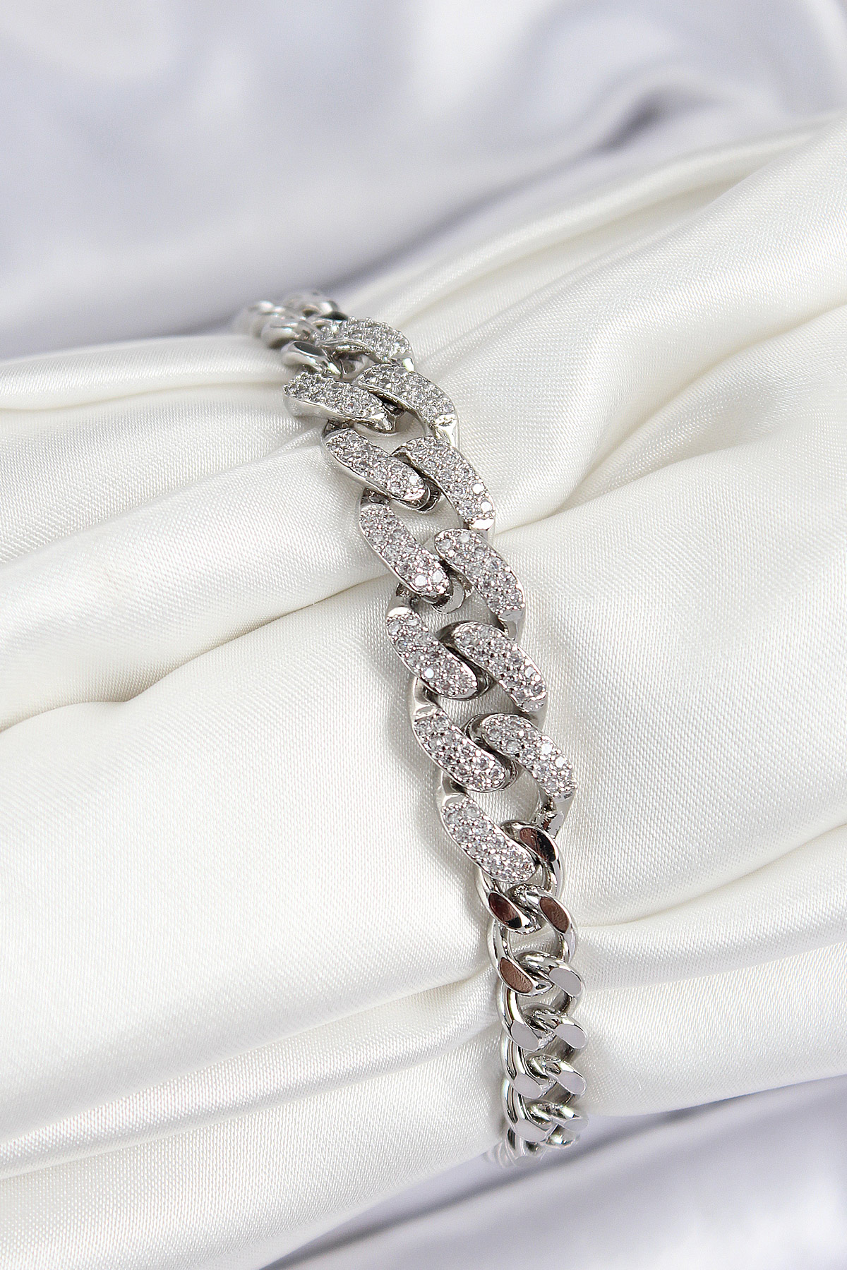 Pirinç Zirkon Taşlı Küba Zincir Model Gümüş Renk Kadın Bileklik BB7534