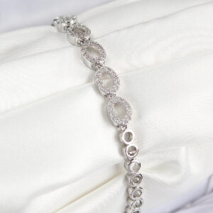 Pirinç Zirkon Taşlı Oval Model Gümüş Renk Kadın Bileklik BB7544