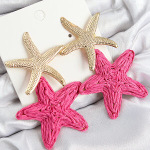 Pirinç Sallantılı Pembe Deniz Yıldızı Model Gold Renk Hasır Küpe BKP11026