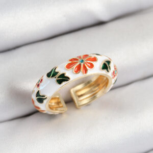 Pirinç Beyaz Mineli Çiçek Motifli Gold Renk Ayarlanabilir Kadın Yüzük BYK3806