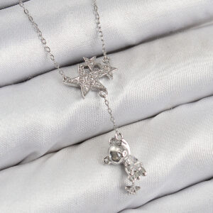 Pirinç Zirkon Taşlı Sallantılı Ayıcıklı Yıldız Model Gümüş Renk Kadın Kolye BKO10419