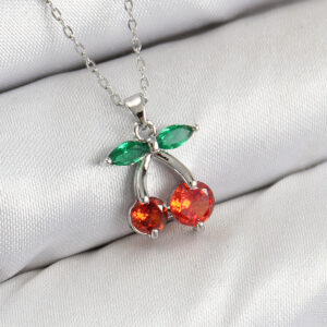 Pirinç Zirkon Taşlı Kiraz Model Gümüş Renk Kadın Kolye BKO10421