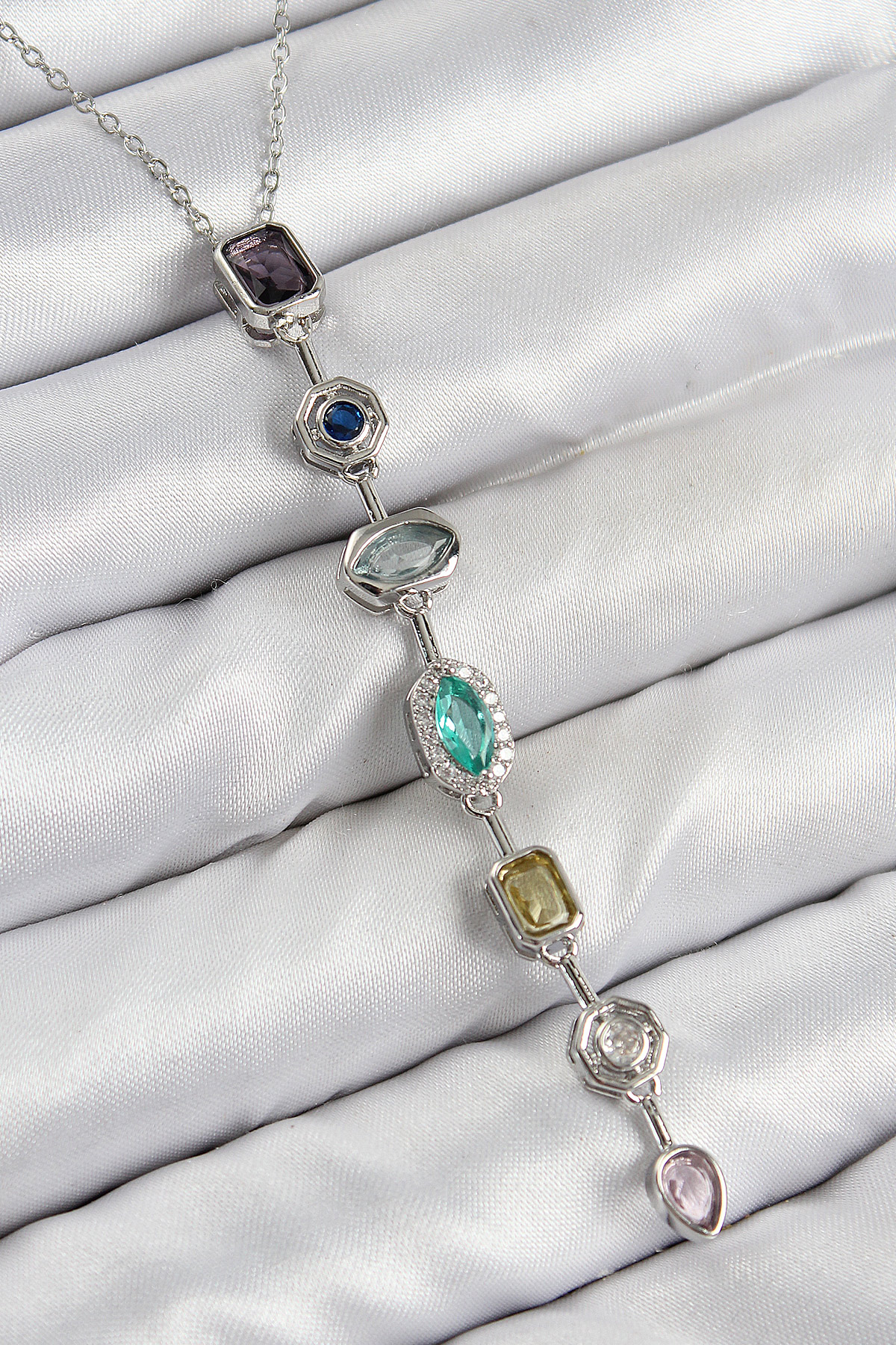 Pirinç Renkli Zirkon Taşlı Model Gümüş Renk 7 Element Kadın Y Kolye BKO10440