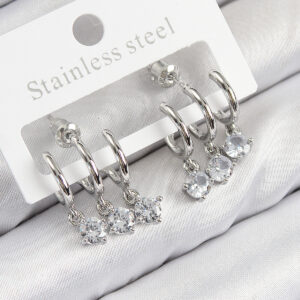 Pirinç Sallantılı Zirkon Taşlı Model Gümüş Renk Kadın Küpe BKP11098