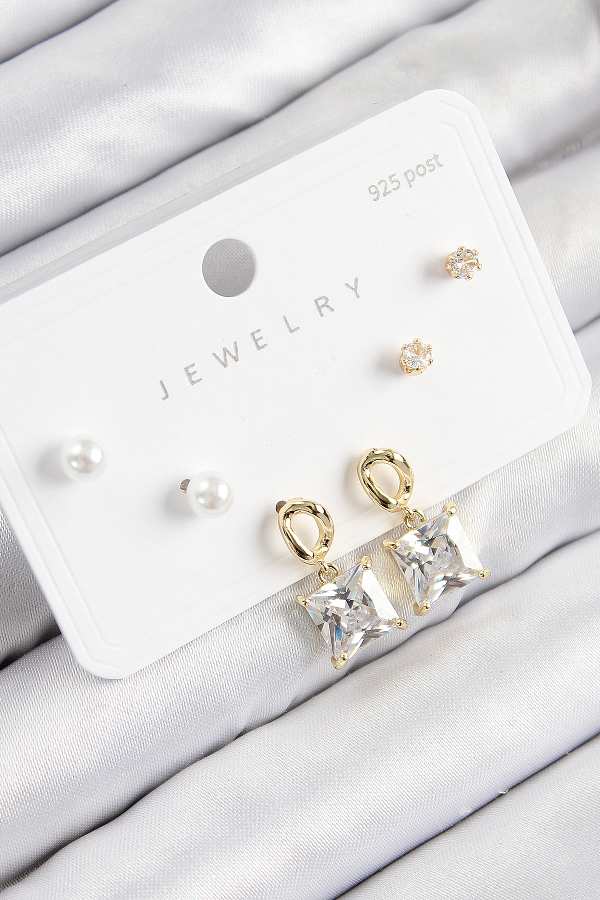 Pirinç Zirkon Taşlı Sallantılı Kare Model Gold Renk 925 Ayar Gümüş Çivi Kadın Küpe Set BKP11162