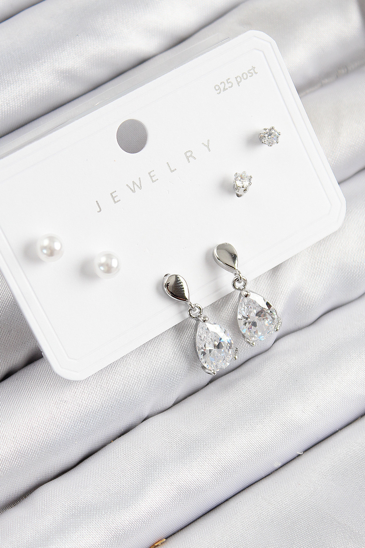 Pirinç Zirkon Taşlı Sallantılı Damla Model Gümüş Renk 925 Ayar Gümüş Çivi Kadın Küpe Set BKP11171