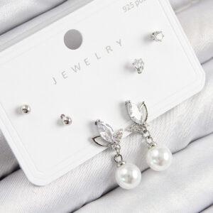 Pirinç Zirkon Taşlı İnci Sallantılı Damla Model Gümüş Renk 925 Ayar Gümüş Çivi Kadın Küpe Set BKP11183