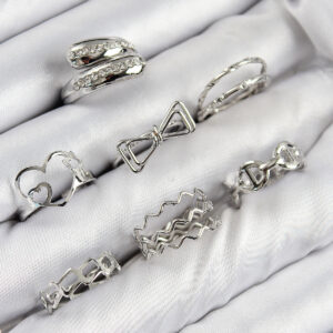 Pirinç Zirkon Taşlı Fiyonk Ve Kalp Model Gümüş Renk Kadın Yüzük Kombin Set BYK3822