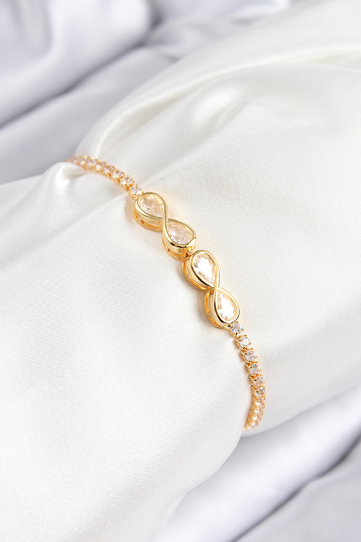 Pirinç Zirkon Taşlı Sonsuzluk Model Gold Renk Asansörlü Kadın Bileklik BB7721