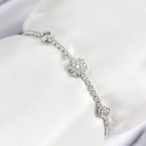 Pirinç Zirkon Taşlı Kar Tanesi Model Gümüş Renk Asansörlü Kadın Bileklik BB7722