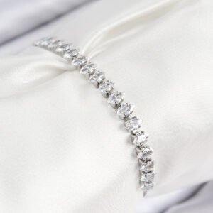 Pirinç Zirkon Taşlı Damla Model Gümüş Renk Asansörlü Kadın Bileklik BB7740