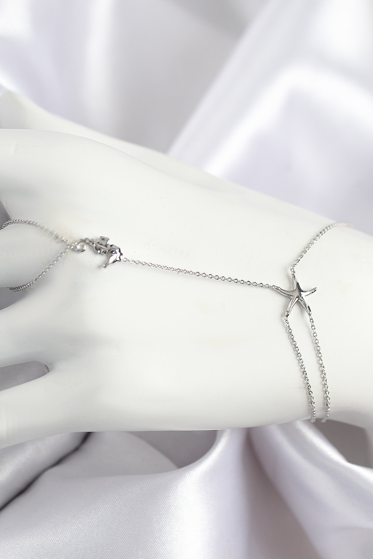 Pirinç Zirkon Taşlı Deniz Atı Ve Yıldız Model Gümüş Renk Şahmeran SN712