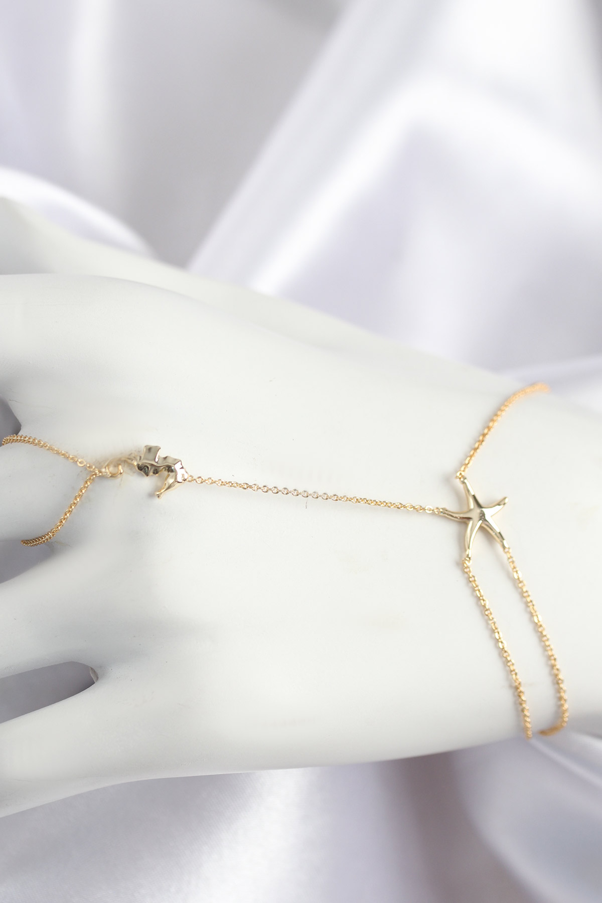 Pirinç Zirkon Taşlı Deniz Atı Ve Yıldız Model Gold Renk Şahmeran SN713