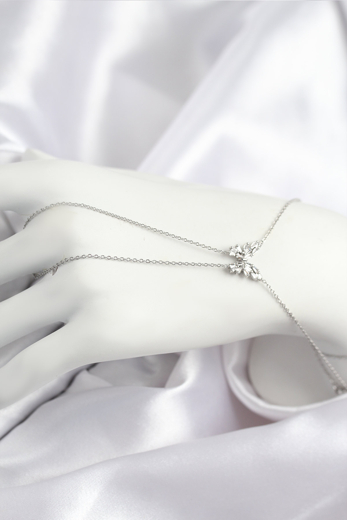 Pirinç Zirkon Taşlı Kelebek Model Gümüş Renk Şahmeran SN716