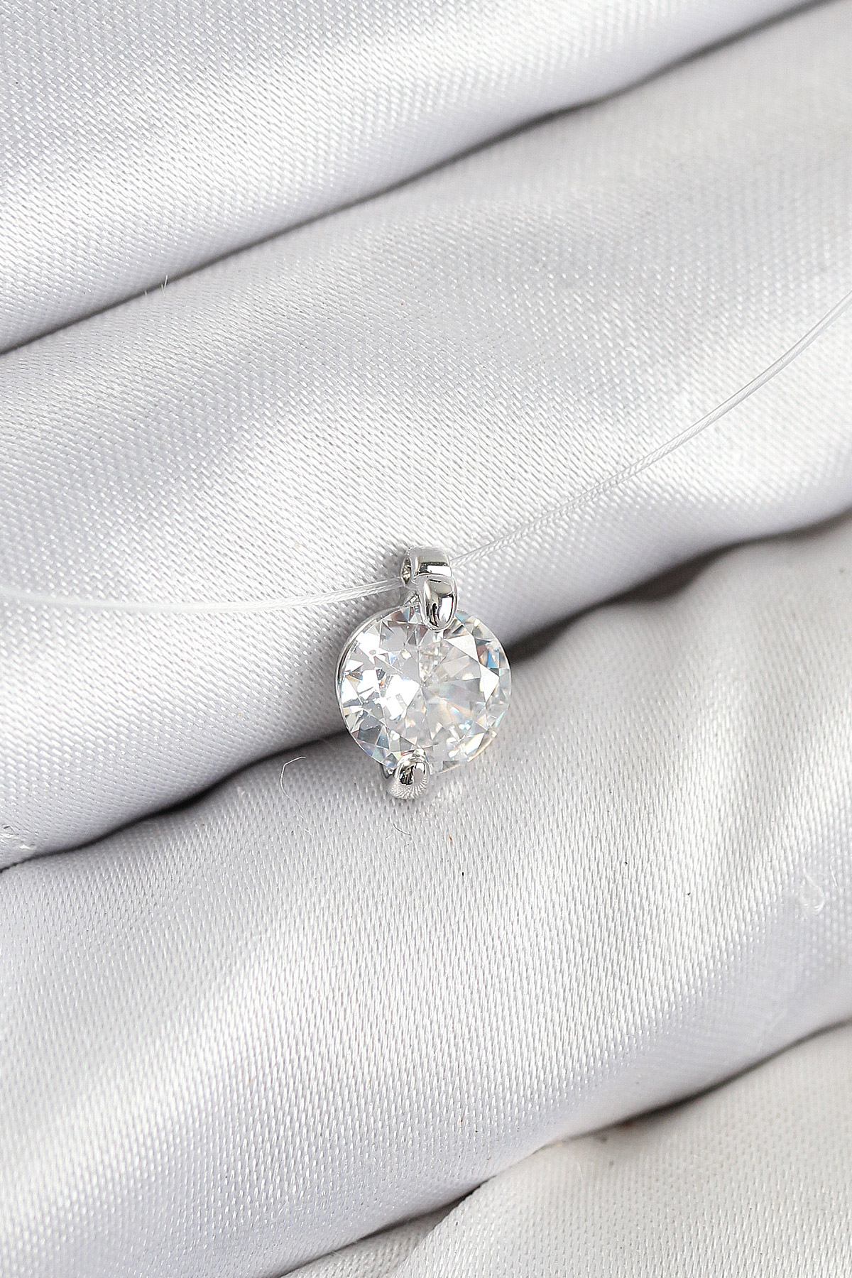 Misineli Zirkon Taşlı Model Gümüş Renk Hayalet Kolye BKO10505