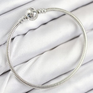 Pirinç Charm Topcuk Model Gümüş Renk Kadın Bileklik BB7801