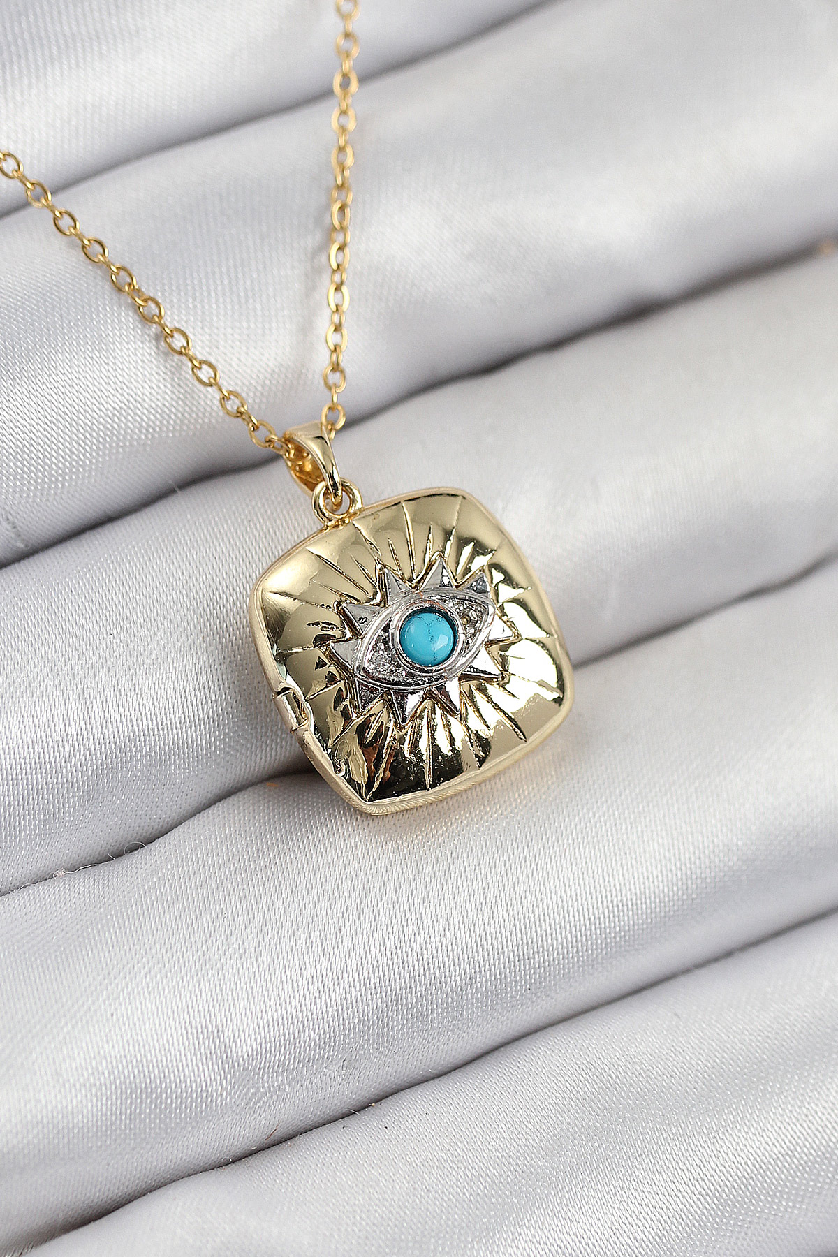 316L Çelik Zirkon Taşlı Açılabilr Kapaklı Göz Model Gold Renk Kadın Kolye BKO10518