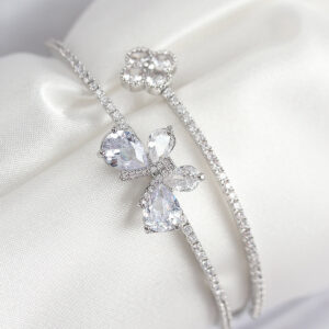 Pirinç Zirkon Taşlı Kelebek Ve Yonca Model Gümüş Renk Kadın Bileklik BB7850