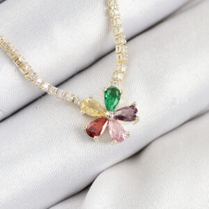 Pirinç Zirkon Taşlı Su Yolu Asorti Çiçek Model Gold Renk Kadın Kolye BKO10546