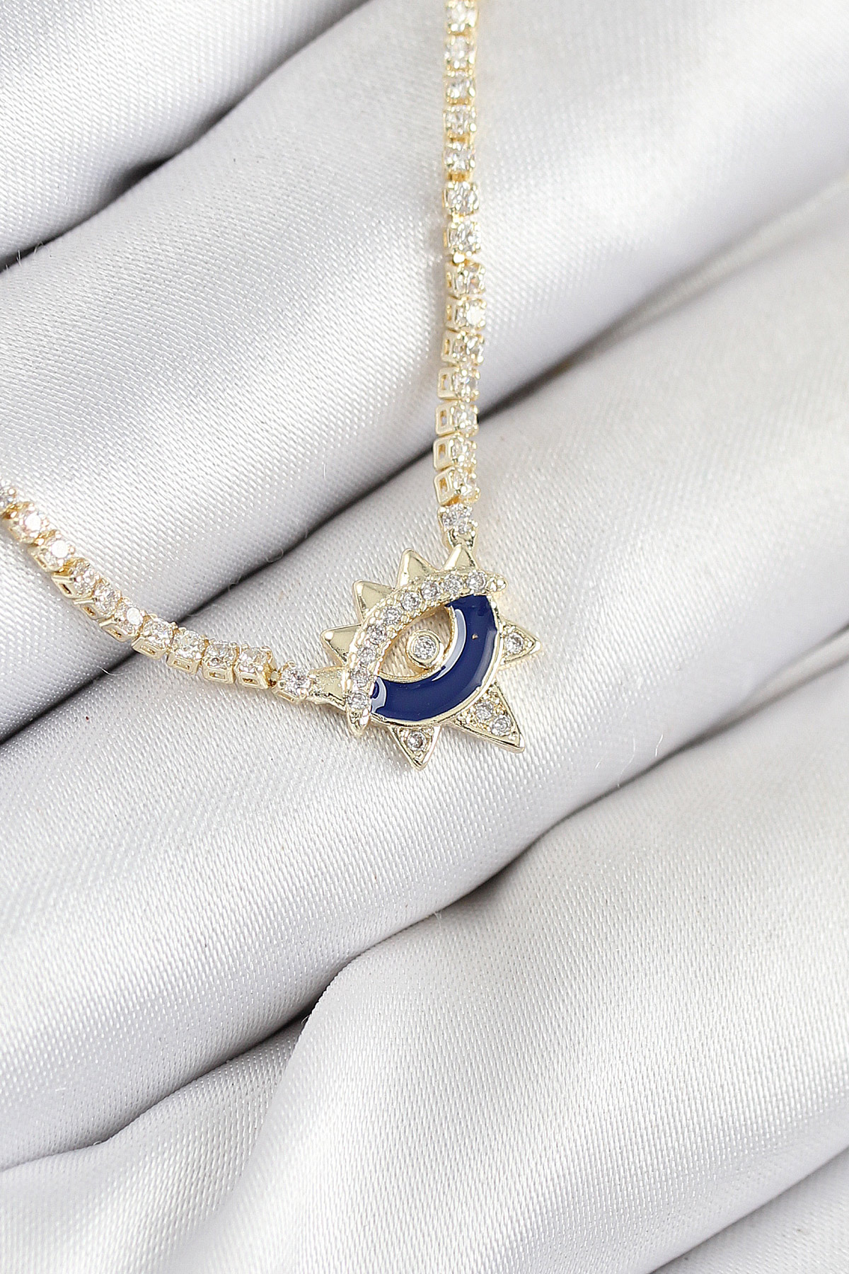 Pirinç Zirkon Taşlı Su Yolu Göz Model Gold Renk Kadın Kolye BKO10547