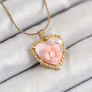316L Çelik Zincir Pembe Sanatsal Portre İnci Detaylı Papatya Figürlü Kalp Model Gold Renk Kadın Kolye BKO10271