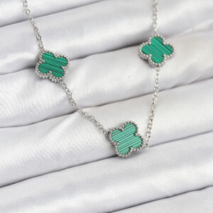 316L Çelik Zincir Gümüş Renk Yeşil Yonca Kadın Kolye BKO10568